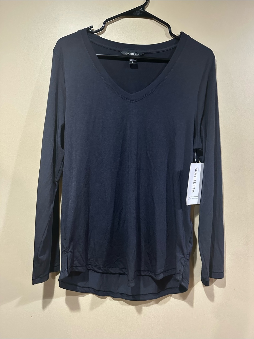 Athleta Long-Sleeve V-Neck Top size Large